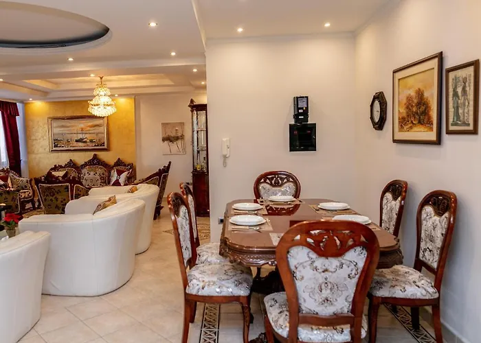 Spacious Paradise - 3br In The Heart Of アパート