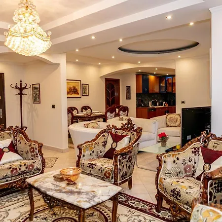 Apartment Spacious Paradise - 3br In The Heart Of